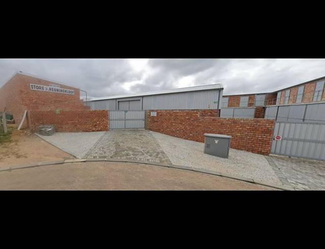 INDUSTRIAL FOR SALE IN STILBAAI EAST